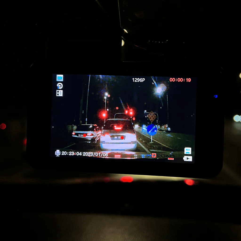 ROADCAM R2 Improve Driving Safety with High-Quality Dash Cams